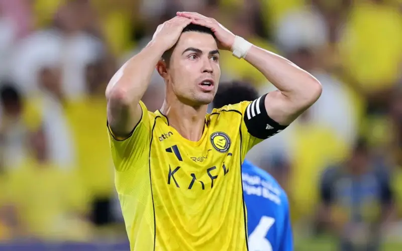 “لا ألوم كريستيانو رونالدو على تصرفه” .. لاعب النصر السابق يتفاءل خيرًا بعد سيناريو الهلال الصادم!
